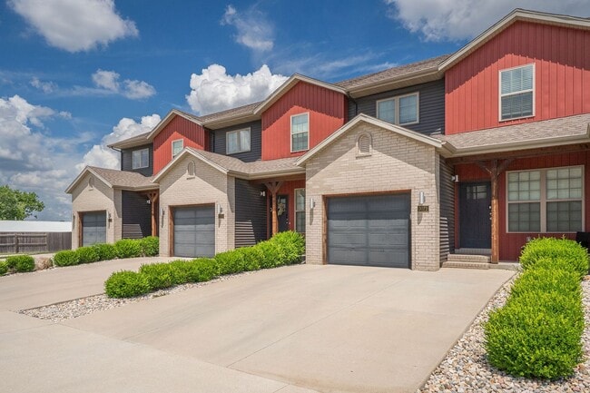 property at 3061 W Cardinal St