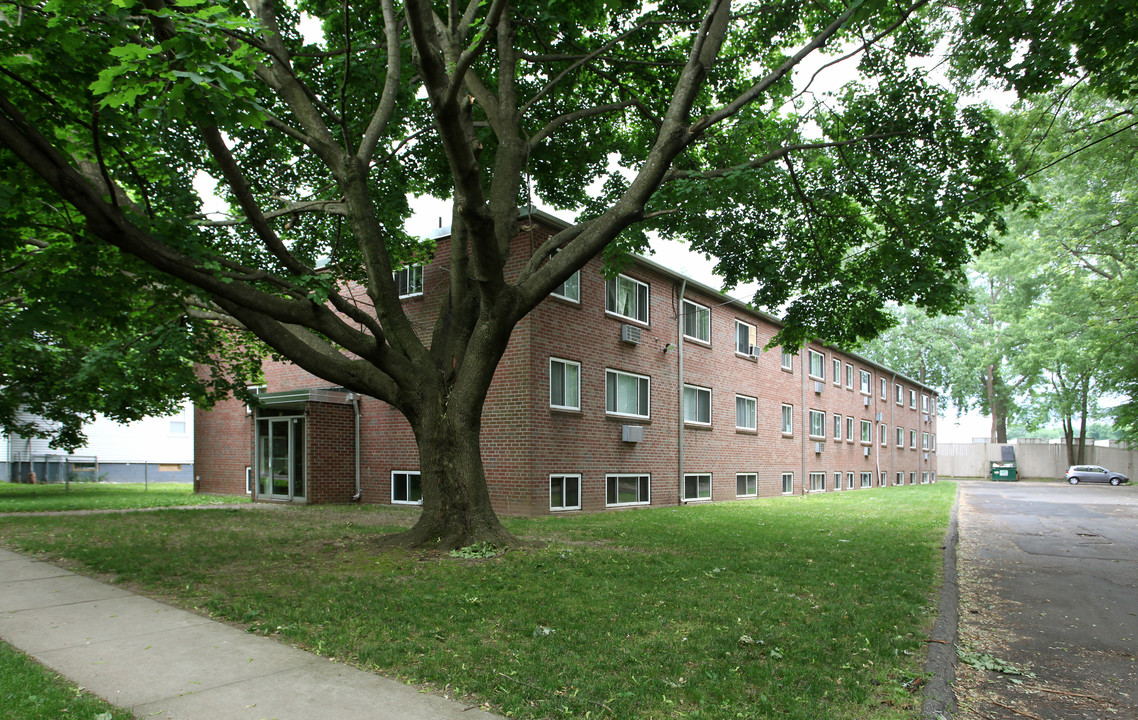 29 Willys St in East Hartford, CT - Building Photo