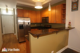 3025 N Oakley Ave, Unit M04B in Chicago, IL - Building Photo - Building Photo