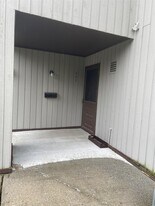 327 N Greeley Ave in Chappaqua, NY - Building Photo