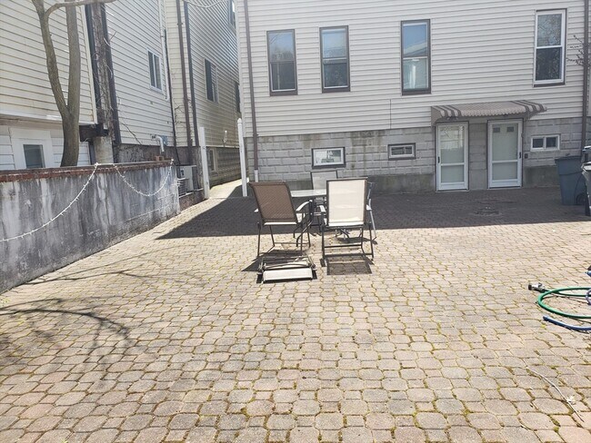 11 Seckle St, Unit #4 in Cambridge, MA - Building Photo - Building Photo