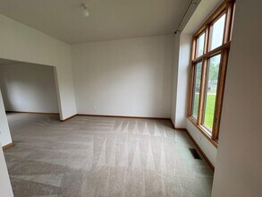 565 Ironwood Way in Saline, MI - Building Photo - Building Photo
