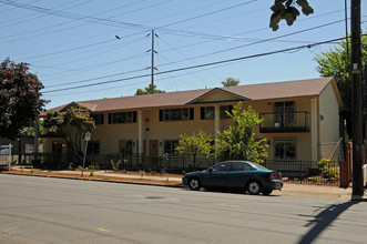 Residential Condominium in Portland, OR - Building Photo - Building Photo