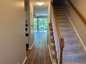 545 Woodcrest Dr in Mundelein, IL - Building Photo - Building Photo