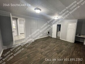 3546 Southland Dr in Jackson, MS - Building Photo - Building Photo