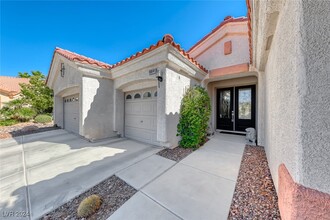 10641 Cosenza Ln in Las Vegas, NV - Foto de edificio - Building Photo