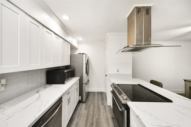 property at 3131 Cummins St
