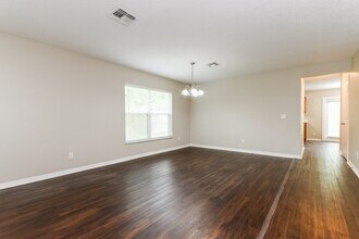 2015 Country Brook Ave in Clermont, FL - Building Photo - Building Photo
