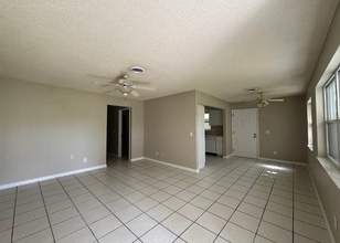 2555 Granada Ave in Vero Beach, FL - Building Photo - Building Photo