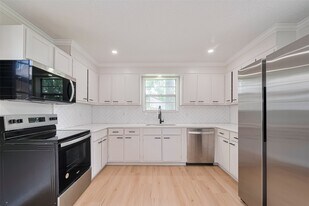 21007 Flying Cloud Trail in Crosby, TX - Building Photo