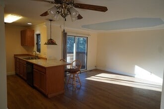 7518 Foxridge Way in Anchorage, AK - Building Photo - Building Photo