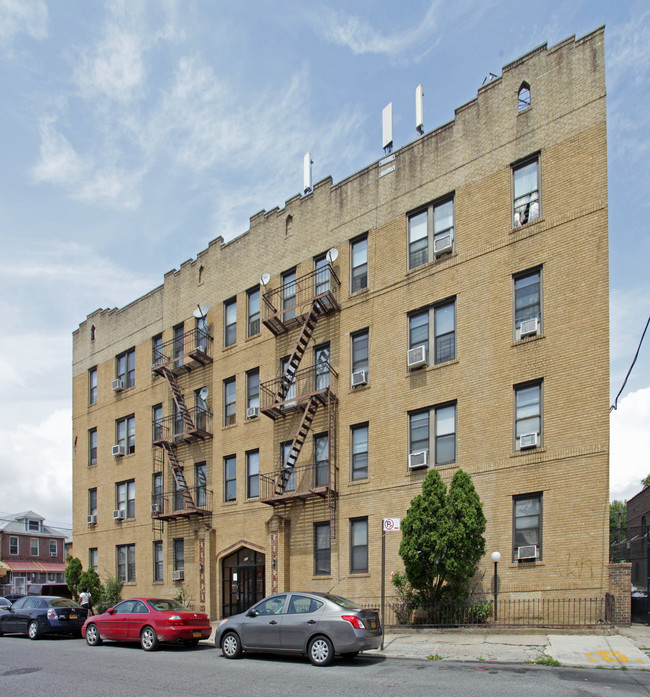 603 E 94th St in Brooklyn, NY - Foto de edificio - Building Photo