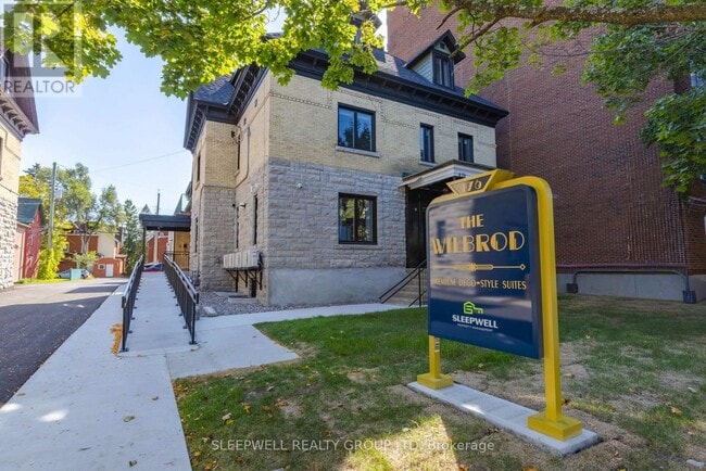 property at 476-476 Rue Wilbrod St