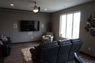 2455 Waterpark Loop SE in Mandan, ND - Building Photo - Building Photo