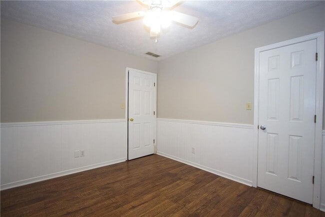 property at 2421 Sherrie Ln SW