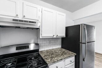Avondale Forest in Birmingham, AL - Building Photo - Interior Photo