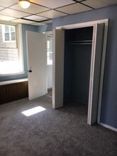 38 Greeley St, Unit Apt 2 in Pittsburgh, PA - Foto de edificio - Building Photo