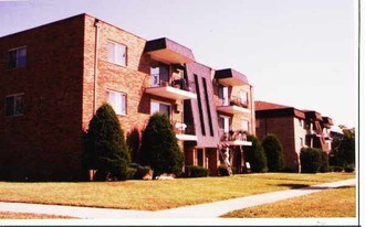 5752 W 128th St in Crestwood, IL - Building Photo