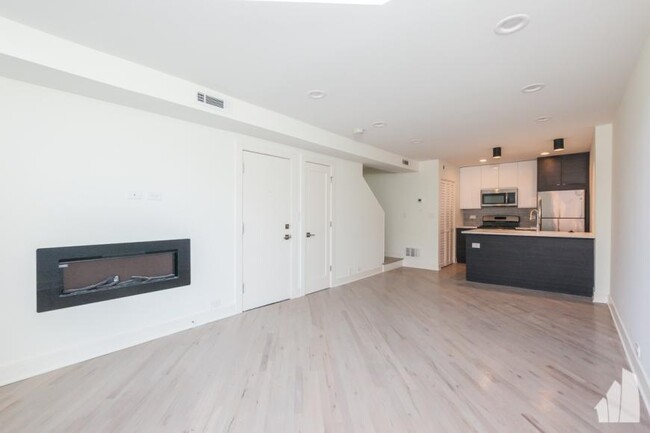 property at 954 W Grace St