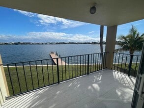 300 Croton Ave, Unit 202 in Lantana, FL - Building Photo - Building Photo