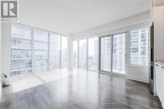 99-3199 Broadway Ave in Toronto, ON - Building Photo - Building Photo