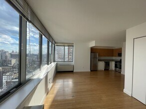 50 W 30th St in New York, NY - Building Photo - Building Photo