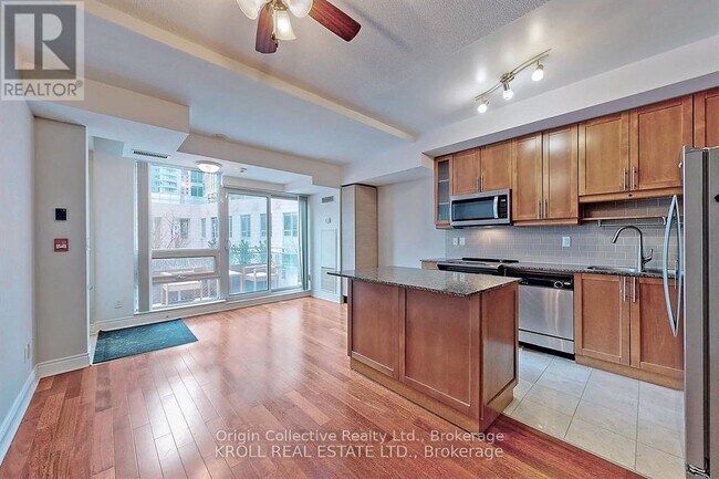 31 Olive Ave in Toronto, ON - Building Photo - Building Photo