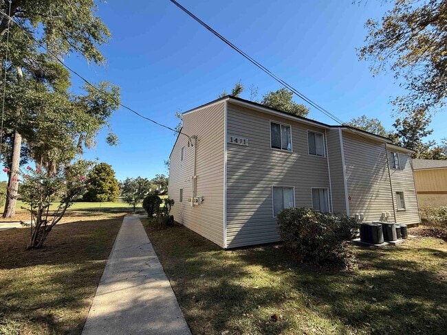 1411 Lazy Brook in Tallahassee, FL - Foto de edificio - Building Photo