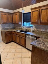 611 Rolling Green Dr in Lakeway, TX - Building Photo - Building Photo