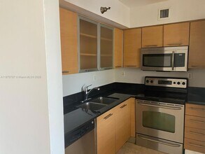 3300 NE 191st St, Unit 416 in Aventura, FL - Building Photo - Building Photo