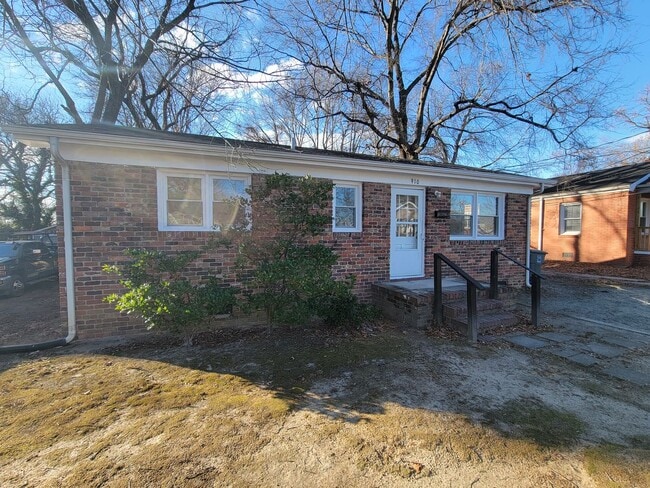 property at 910 Lincoln St