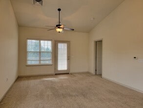 1942 Shady Oak Dr in Mount Joy, PA - Building Photo - Building Photo