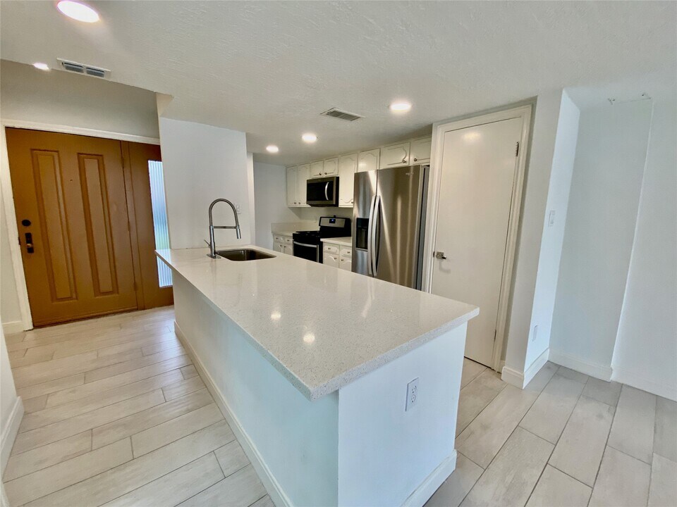 1259 Blalock Rd in Houston, TX - Building Photo