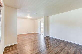 2107 Collingsfield Dr in Sugar Land, TX - Building Photo - Building Photo