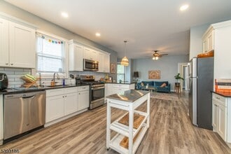 19 St Lukes Pl in Montclair, NJ - Building Photo - Building Photo