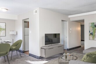 Bridgepointe Crossing in Jeffersonville, IN - Foto de edificio - Building Photo