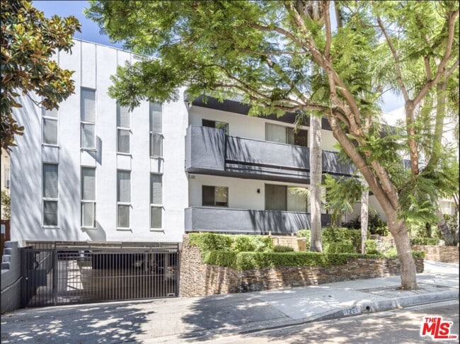 property at 1261 Laurel Ave