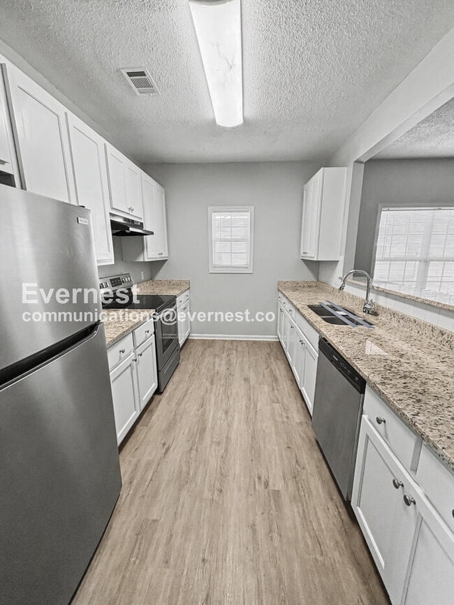 8641 Thomas Rd in Riverdale, GA - Building Photo - Building Photo