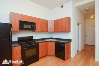 1815 N Milwaukee Ave, Unit M06B in Chicago, IL - Building Photo - Building Photo