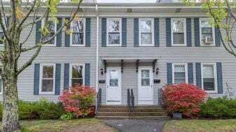 112 Rochester St in Westbrook, ME - Building Photo