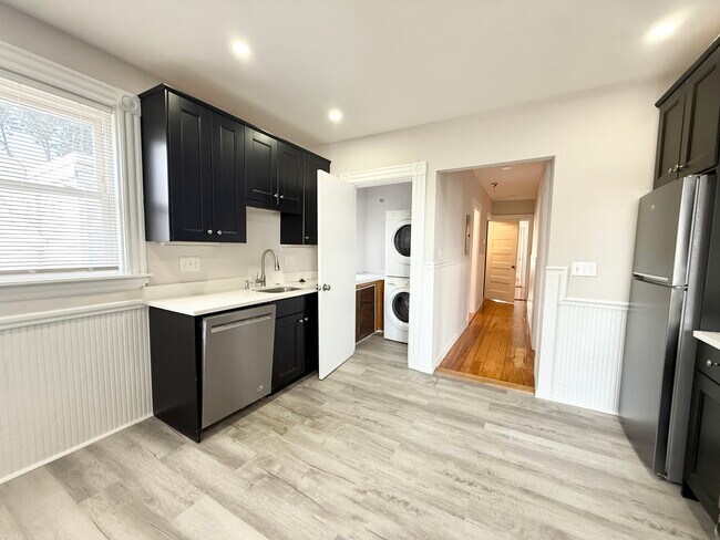 71 Saxton St, Unit 3 in Boston, MA - Building Photo - Building Photo