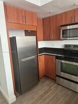 111 E Flagler St in Miami, FL - Building Photo