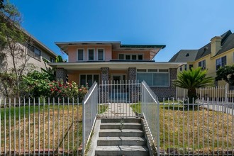 842 S Kingsley Dr in Los Angeles, CA - Foto de edificio - Building Photo