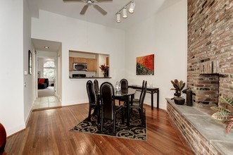 2015 Q St NW in Washington, DC - Building Photo - Interior Photo