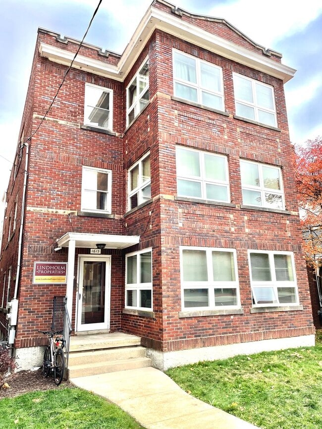 property at 1615 Monroe St