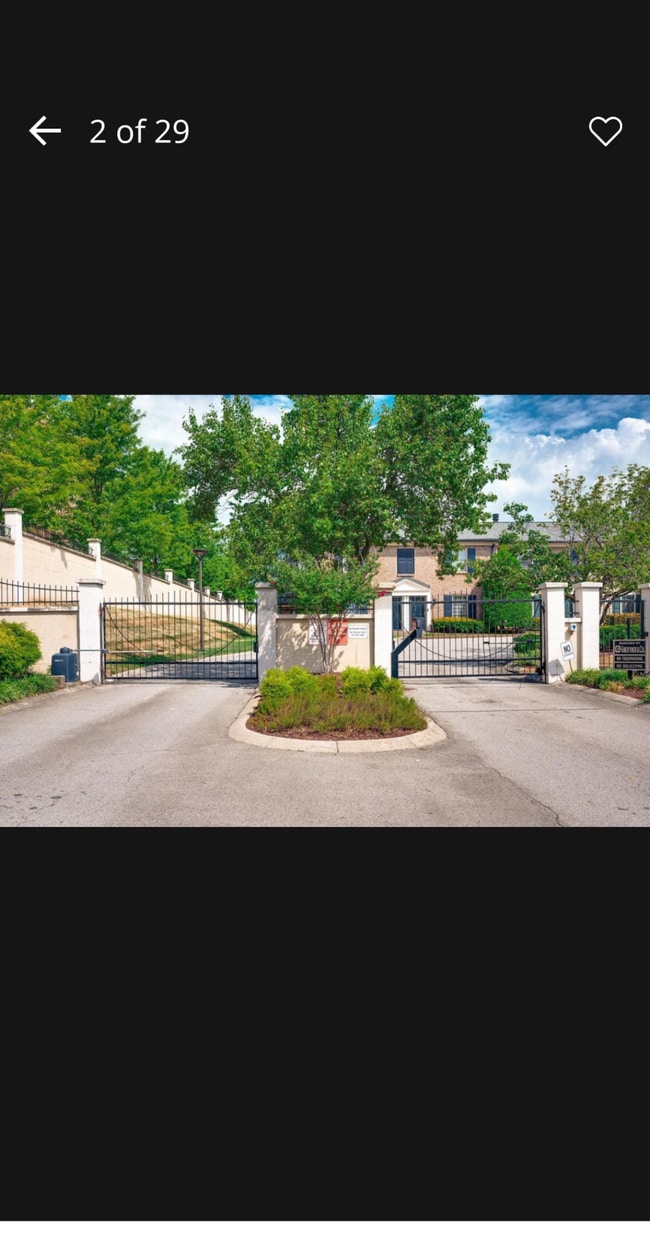 102 Academy Square in Nashville, TN - Building Photo - Building Photo