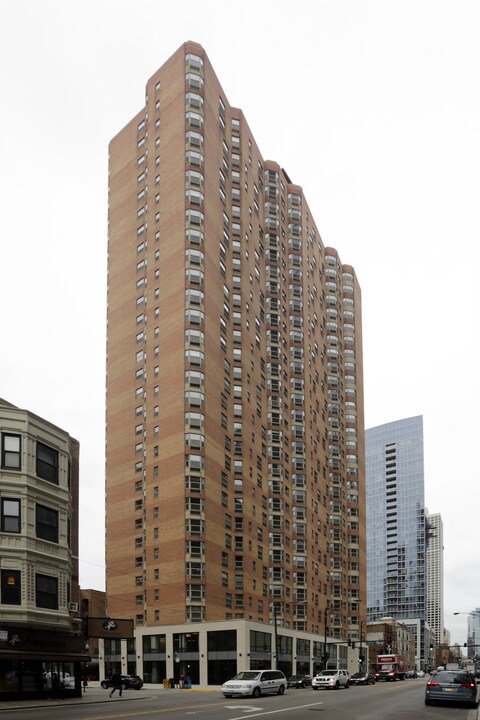 Chestnut Place in Chicago, IL - Building Photo