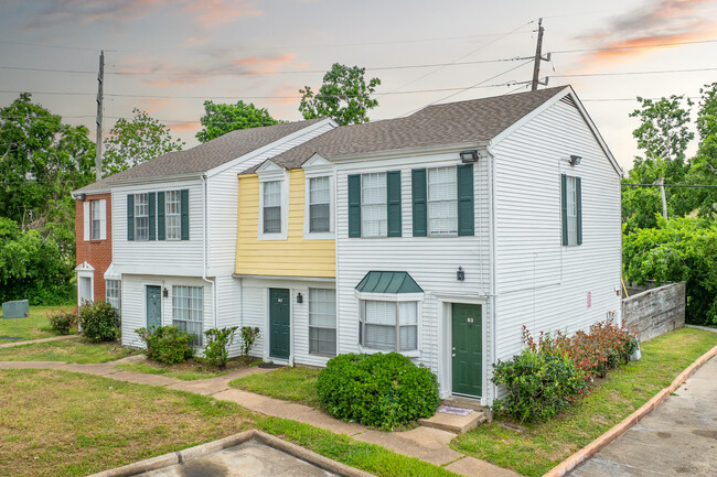 12910 Ashford Point Dr in Houston, TX - Building Photo - Building Photo