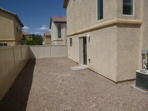 8217 Amphora St in Las Vegas, NV - Building Photo - Building Photo
