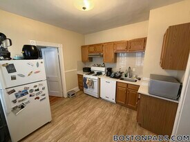 16 Fuller St, Unit 1 in Brookline, MA - Building Photo